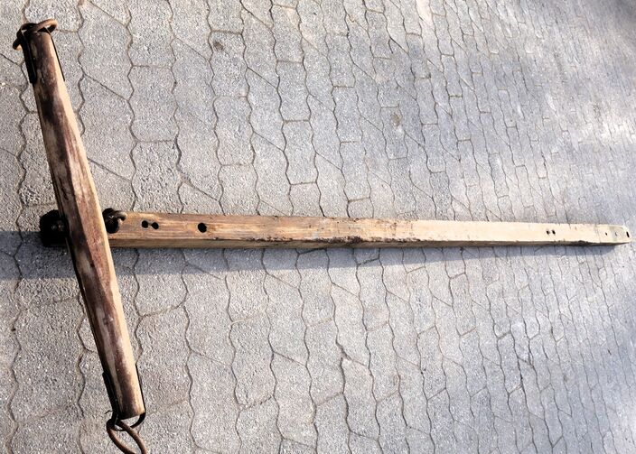 Holzdeichsel mit Brustscheit; 3,30m lang