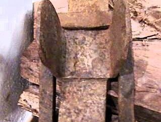 Hemmschuh mit eingelegtem Eiskratzer