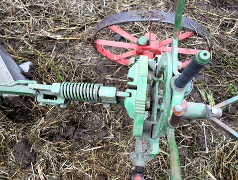 Einstellmöglichkeiten vorn an der Achse, hier rechts eingerastet