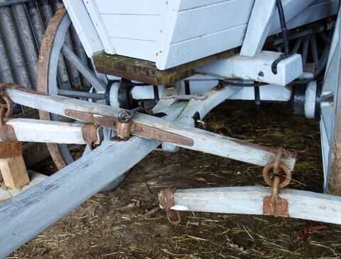 Wagscheit hier oberhalb der Deichsel befestigt