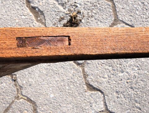 unterer, vorderer Griff eingefügt in Sensenbaum