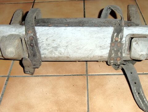 Schub von vorn, viereckige Zapfenlöcher