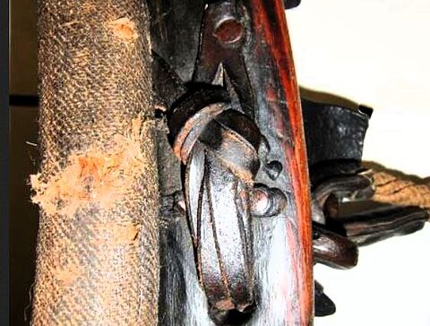 Zughaken per Lederstreifen am Hamen fixiert