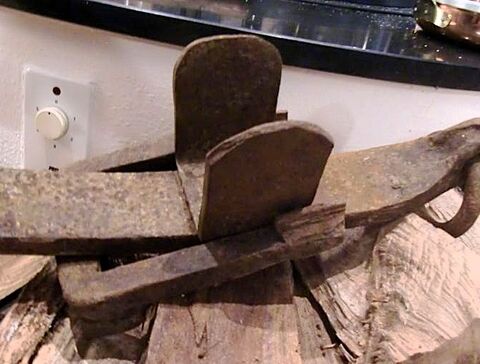 Hemmschuh mit Eiskratzer
