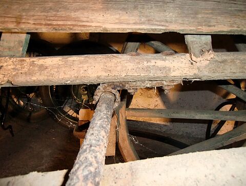 Befestigung des Bremsgestänges am Leiterholm unten