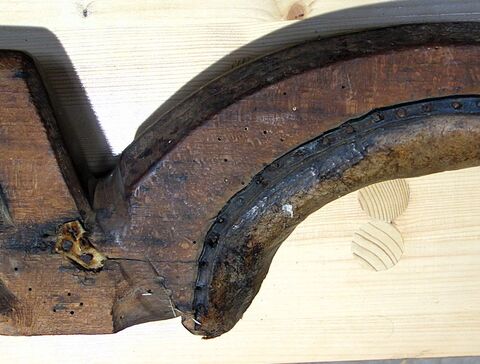 Lederschutz fürs Genick, Rückseite des Doppeljochs rechts