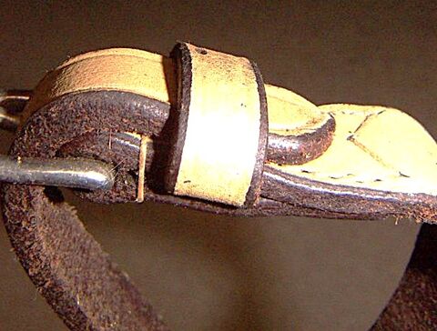 Verbindungsschnalle von rechter und linker Leine