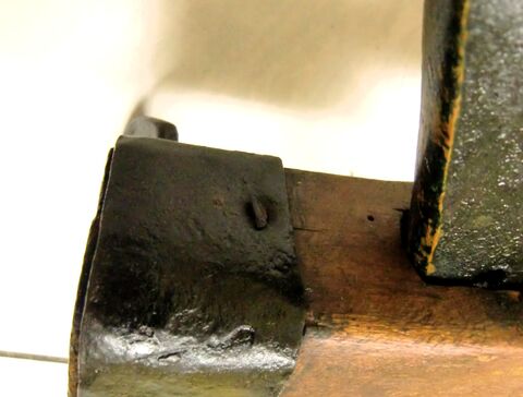 Splint der das Abrutschen des Eisenbandes verhindert