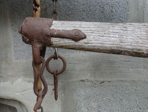 eiserne Armierung am Ersatz-Ortscheit