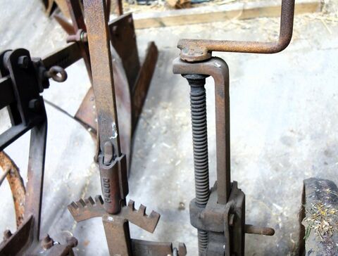 Höhenverstellung für das kleinere Rad