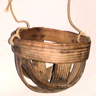 hölzerner Maulkorb aus dem Val d'Hérens, Gegend von Nax, Wallis, Schweiz
