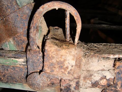 Hakenverschluß für Leiterholm auf Achsstock, geschlossen