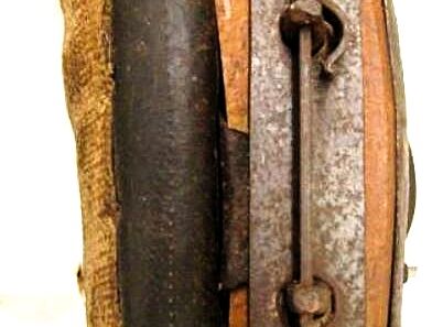 metallener Steckverschluß mit Feder hält die Zugabnahme