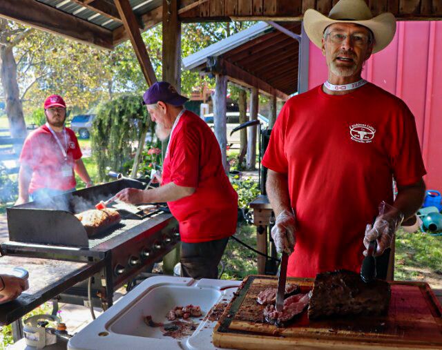 Joel slices the prime rib 1", 2" or 3," as  in the case of Keith Berkeley, DVM and David Richardson.