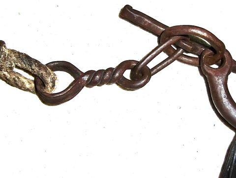 handgeschmiedete Knebel zum Einhaken der Stränge in die Zugösen