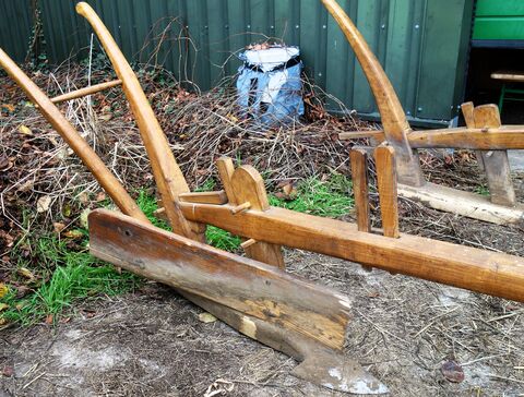 eisenbewehrte Spitze und Streichbrett