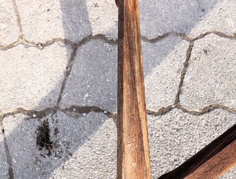 Abstand des unteren, vorderen Griffes zum Sensenbaum 23cm, alle Kanten gebrochen