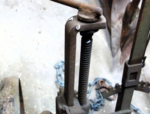 Höhenverstellung für das kleinere Rad