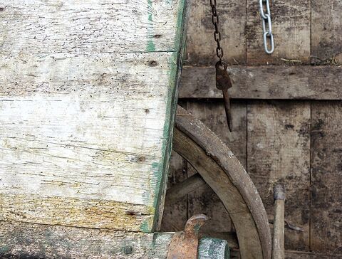 Wagenboden und seitliche Bordwand am Vorderende