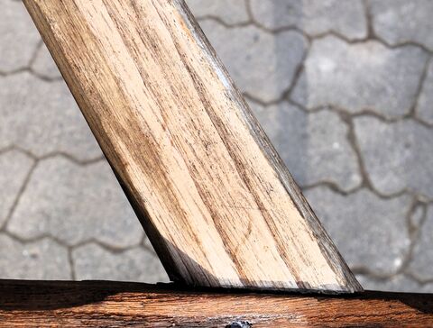 Halterung für vordere Handhabe, Fixierung mit Nägeln