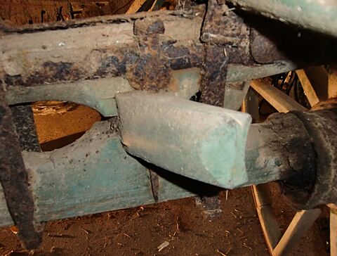 hinterer Achsstock, Durchtritt eines Wetterarms