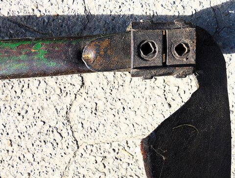 Sensenring mit 2 Madenschrauben und Warze