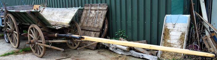 alter Bauernwagen mit neuer Deichsel aus Lorsch