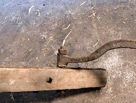 Deichsel, hinteres Ende mit Stecker für einspännig fahren