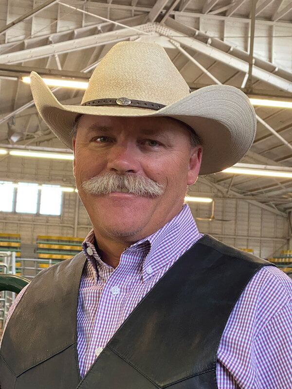 ITLA president Larry Smith of Magdaline, NM was the first ITLA president to judge the ORVTLA show. John Moxley of New Market, Maryland judged the Youth Division.